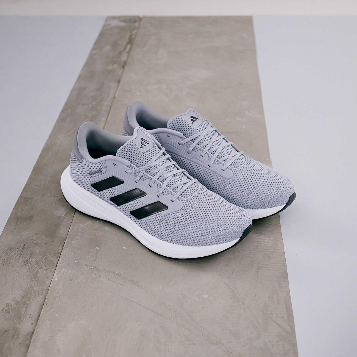 product/a/d/adidas_ih6102_12_footwear_photography_heromrktng_view_1-nw091625.jpg