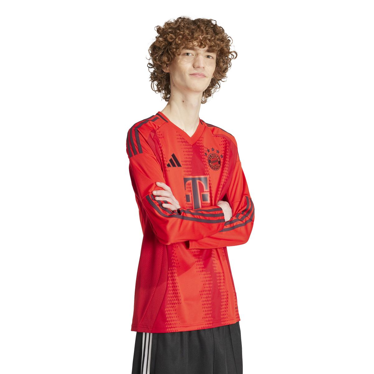 product/a/d/adidas_it2254_7_apparel_on_model_walking_view_whiterep2.jpg