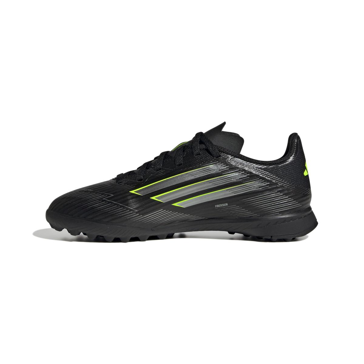 product/a/d/adidas_jh9999_4_footwear_photography_side_medial_center_view_white-nw091625.jpg