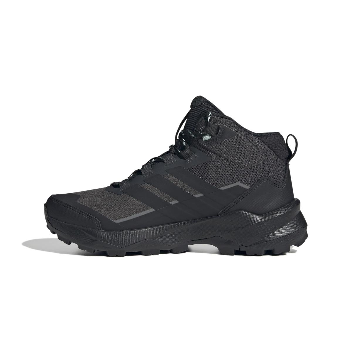 product/a/d/adidas_jq2219_5_footwear_photography_side_medial_center_view_white-nw091625.jpg
