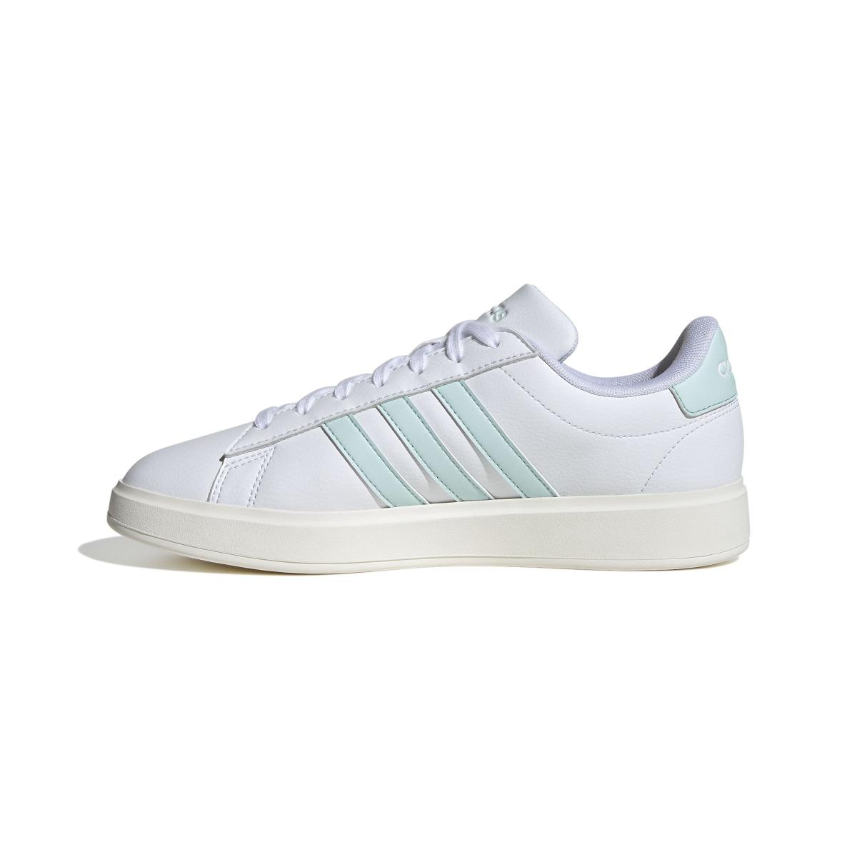 product/a/d/adidas_jr2227_5_footwear_photography_side_medial_center_view_white-nw091625.jpg