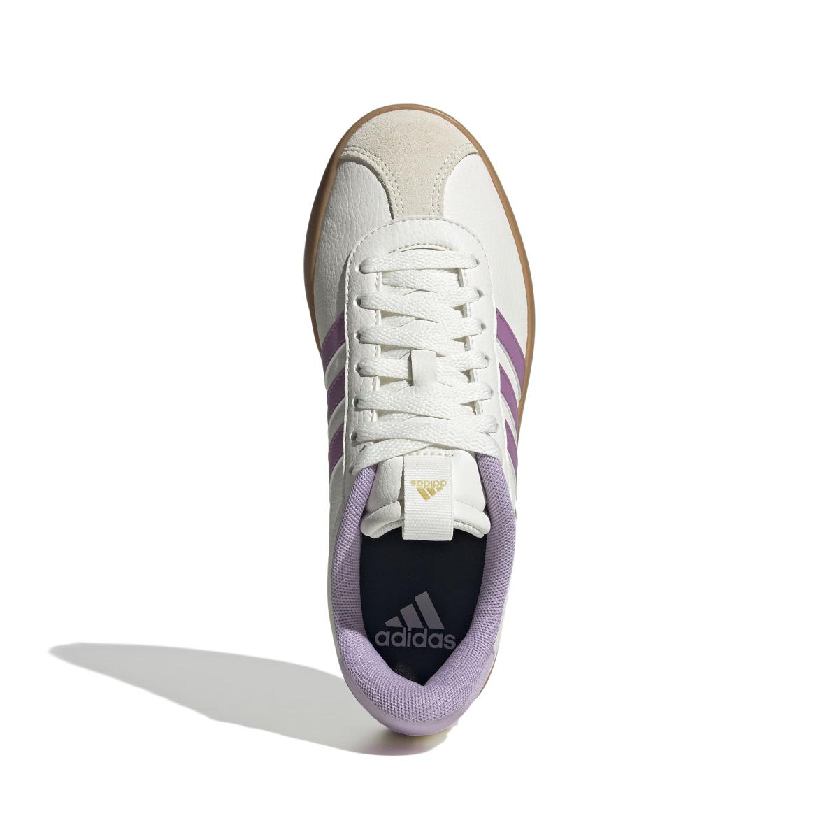 product/a/d/adidas_jr8661_3_footwear_photography_top_portrait_view_white-nw091725.jpg