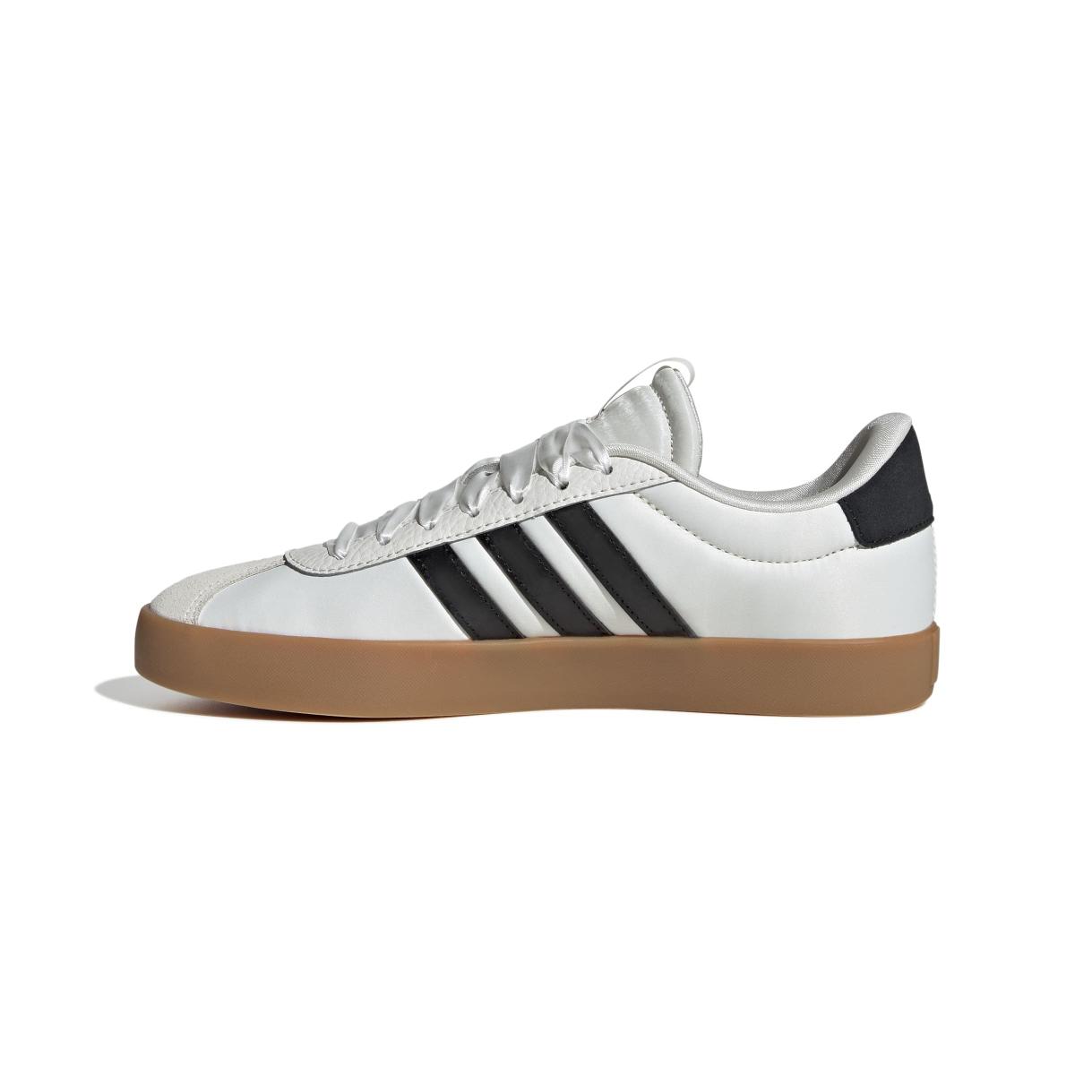 product/a/d/adidas_jr8674_5_footwear_photography_side_medial_center_view_white-nw091725.jpg