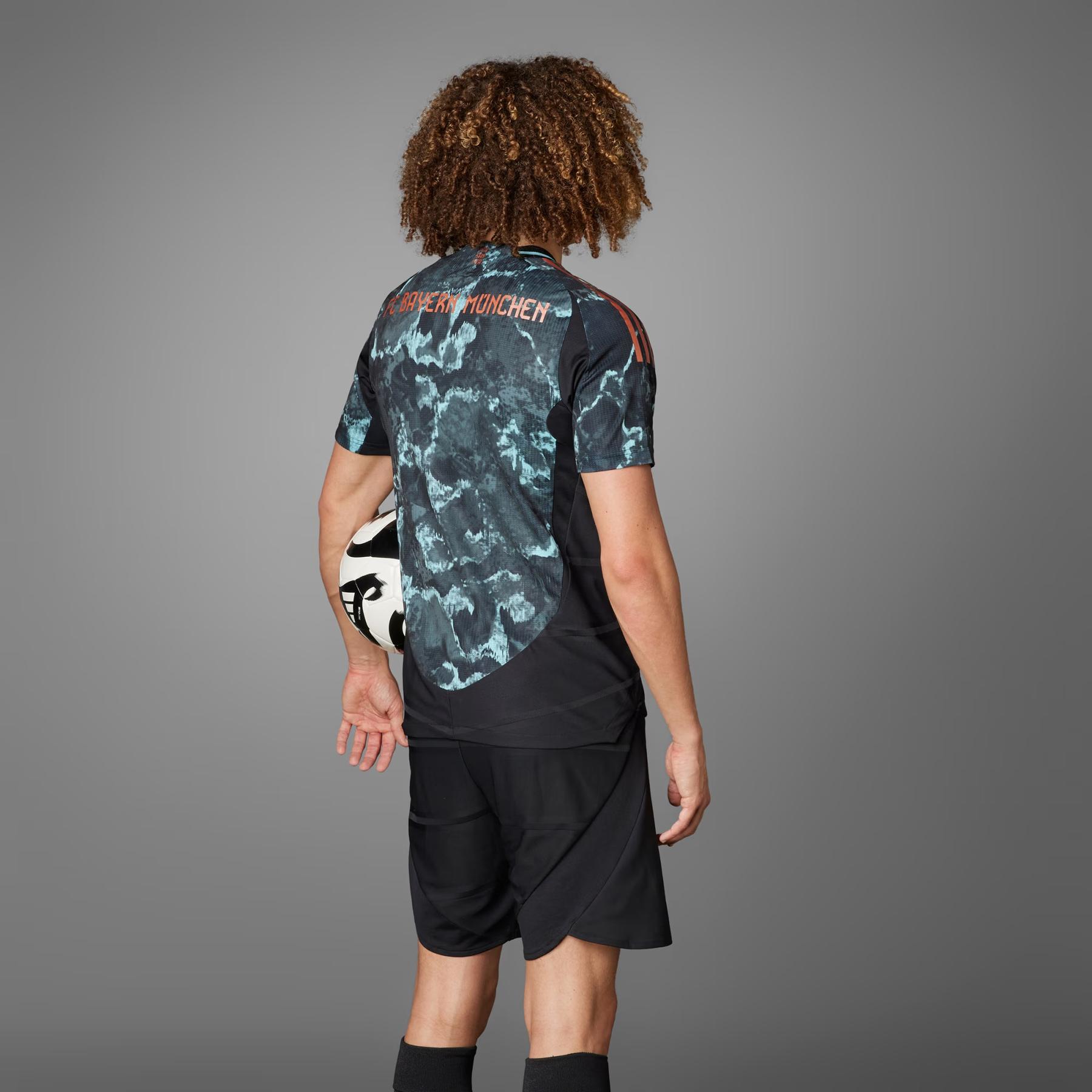 product/a/d/adidas_je8669_black_4.jpg