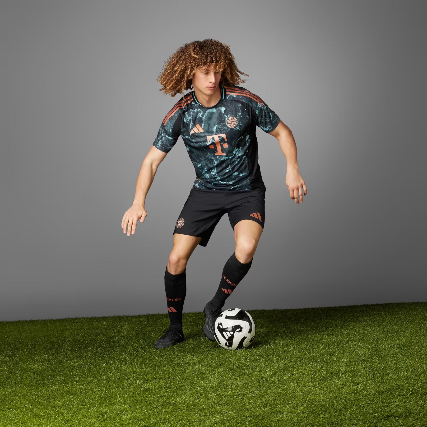 product/a/d/adidas_je8669_black_6.jpg