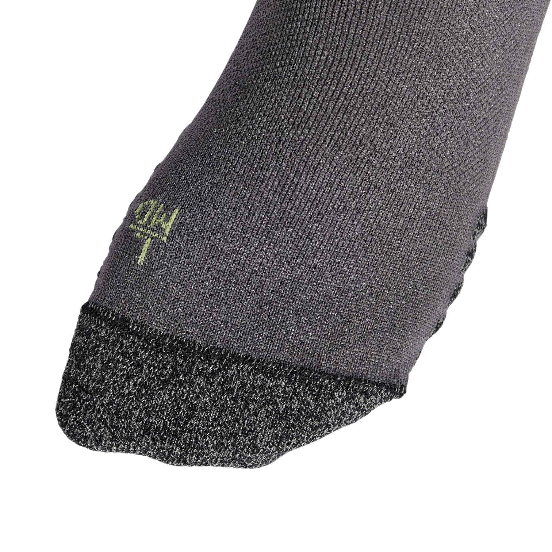 product/a/d/adidas_jm3669_grefiv_3.jpg