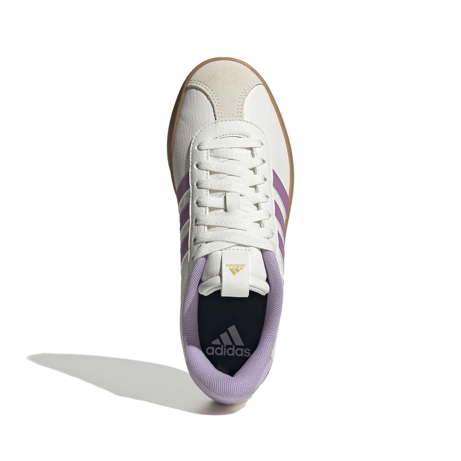 product/a/d/adidas_jr8661_3_footwear_photography_top_portrait_view_white-nw091725.jpg