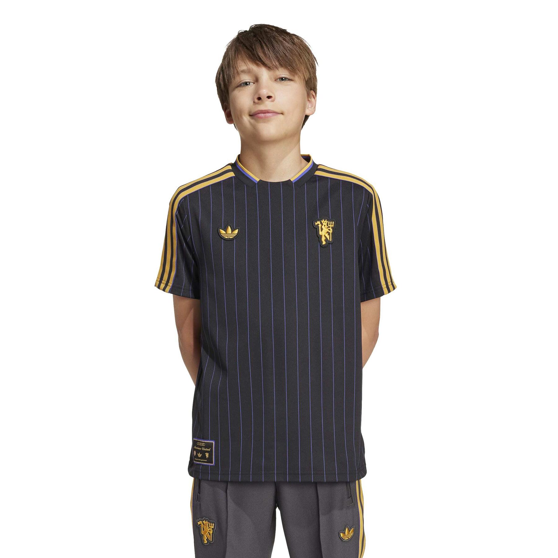 product/a/d/adidas_jy1078_3_apparel_on_model_standard_view_white.jpg