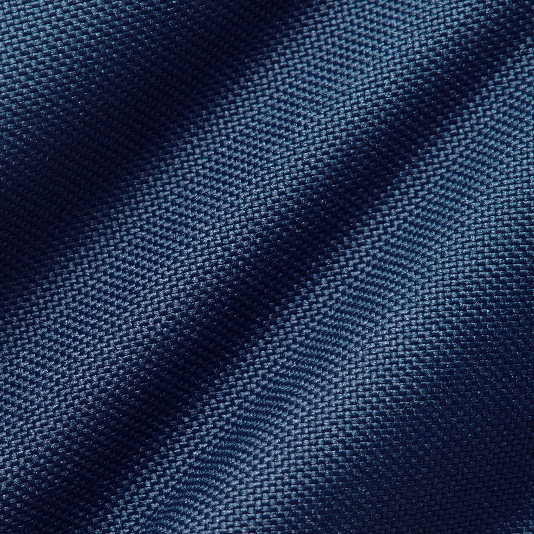 product/n/i/nike_hv2237-410-phsyd005.jpg