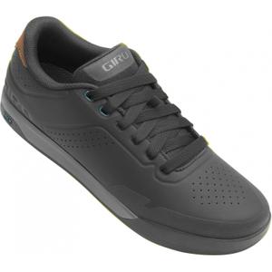 7137424-7137433-shoes-giro-latch-black