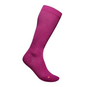 70000328-women-s-compression-socks-bauerfeind-run-ultralight-berry