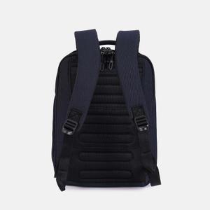 product/h/e/hedgren_hcmby07_870-01_peacoat-blue_3.jpg