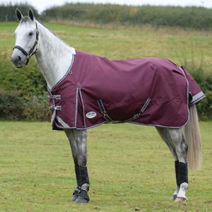 1006914001-outdoor-blanket-weatherbeeta-comfitec-plus-dynamic-ii-220-g-maroon-grey-white