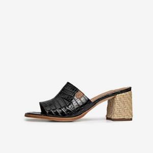 ta10603-002-women-s-heeled-mules-popa-akutan-black-leather
